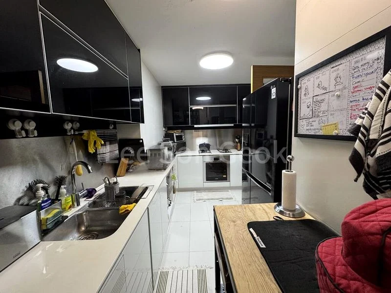 3 Bed Condo for Rent in  The Beverly - Image 11