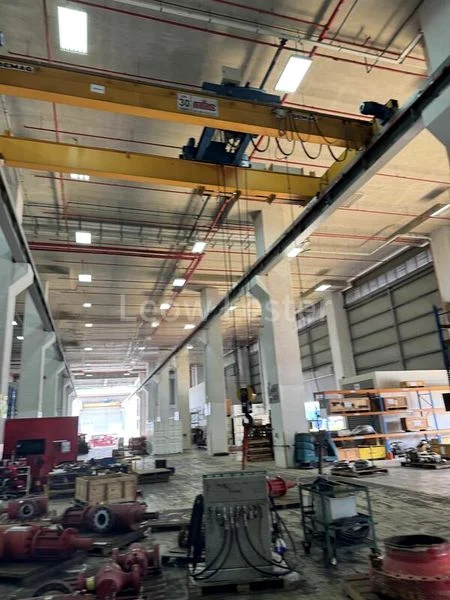 Light Industrial (B1) for Rent: 8m high workshop, overhead crane for oil, gas, and marine related trades. - Image 2