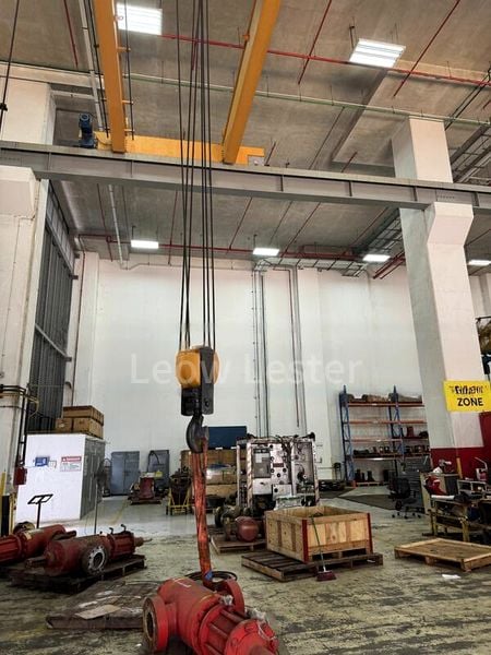 Light Industrial (B1) for Rent: 8m high workshop, overhead crane for oil, gas, and marine related trades. - Image 8