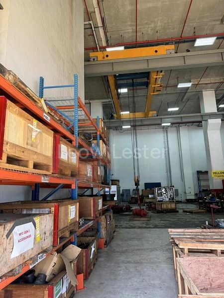 Light Industrial (B1) for Rent: 8m high workshop, overhead crane for oil, gas, and marine related trades. - Image 4