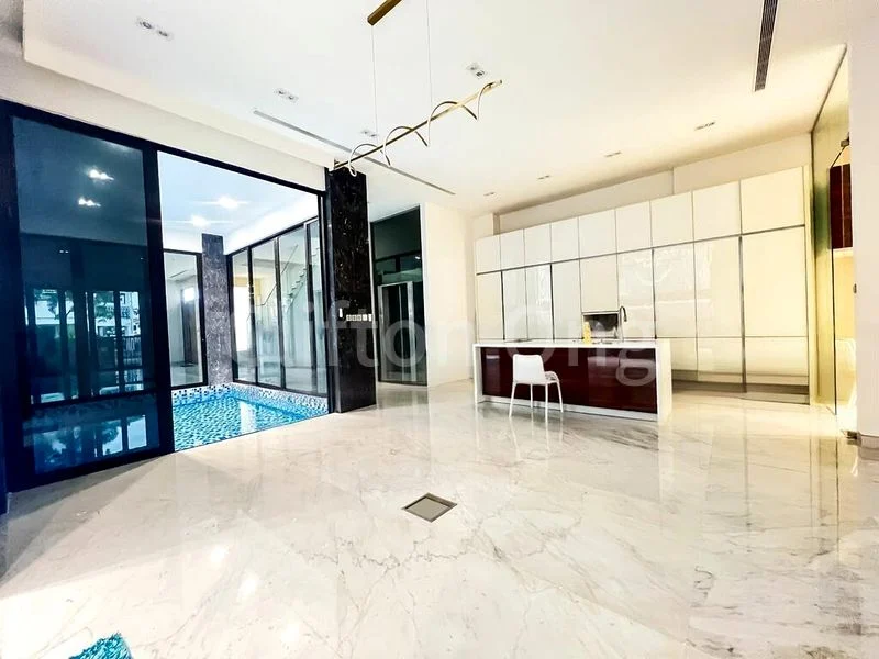 8 Bed Semi-Detached House (Landed) for Rent in Serangoon Garden Estate - Image 16