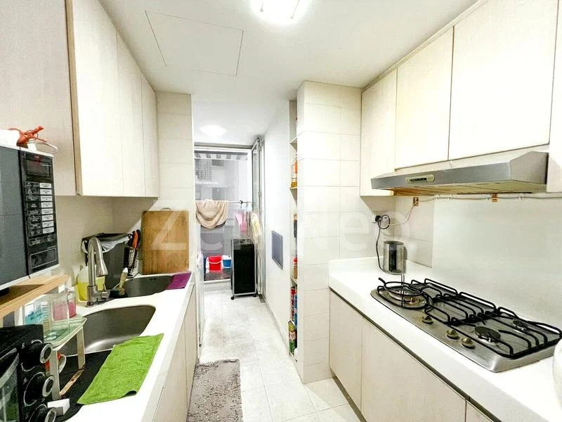 Room (Condo) for Rent in The Quartz - Image 8