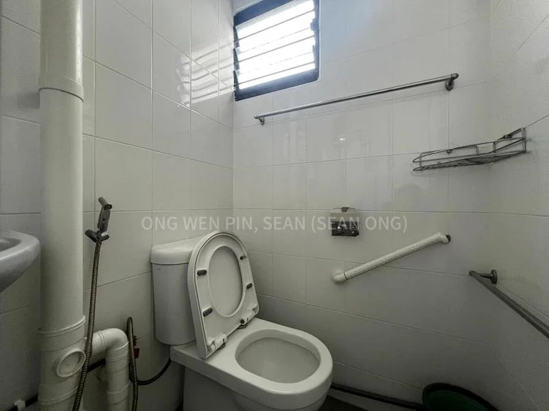 Room (HDB) for Rent in  48 Lengkok Bahru - Image 2