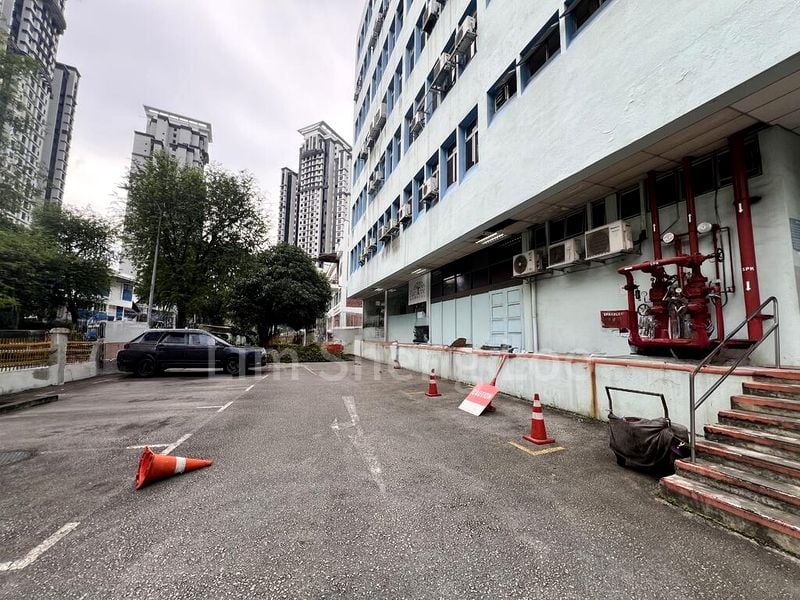 Warehouse for Rent: Hillview Building - Image 2