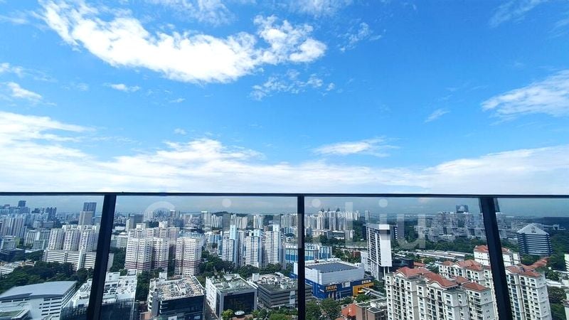 4 Bed Condo for Rent in  Stirling Residences - Image 4