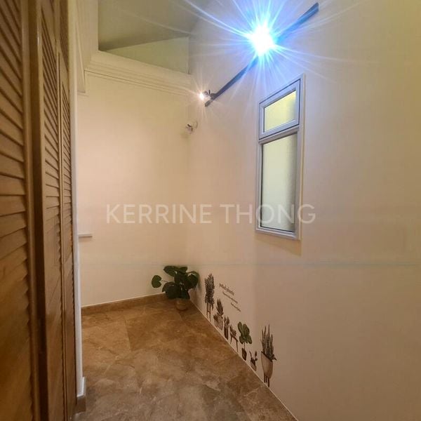 Master Room (Condo) for Rent in  Changi Court - Image 10