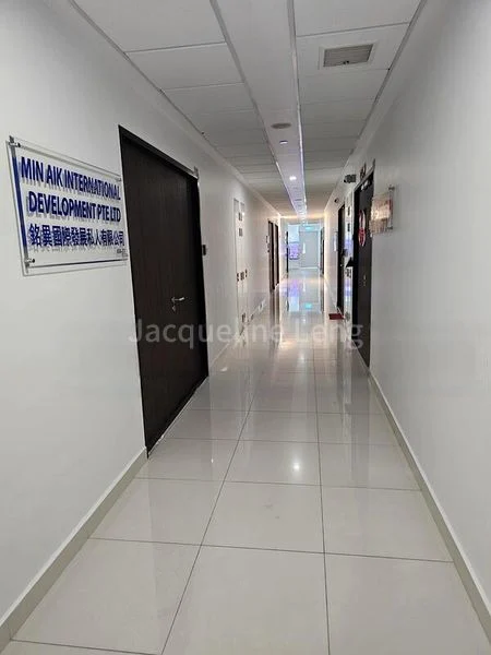 Light Industrial (B1) for Rent: Trivex - Image 12