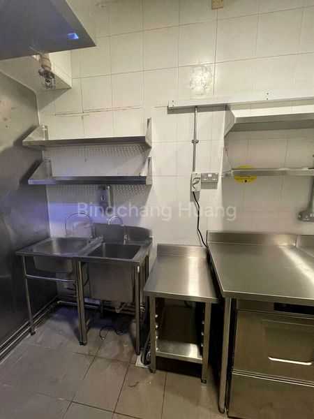 Light Industrial (B1) for Rent: Victory Centre - Image 3