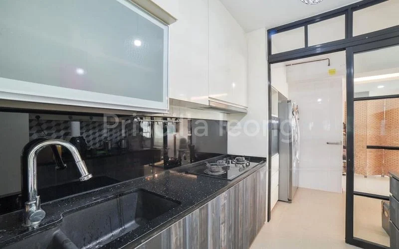 5 Room (5A) HDB for Rent in  665 Punggol Drive - Image 5