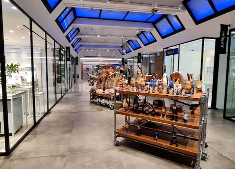 Mall Shop for Rent in  Singapore Marriott Tang Plaza Hotel - Image 2