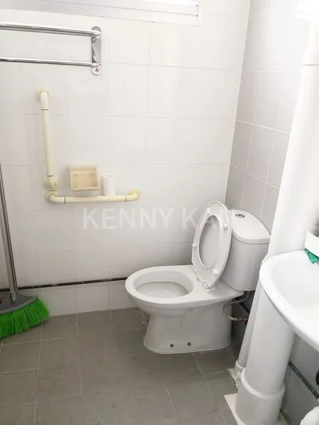 Common Room (HDB) for Rent in  134 Bedok North Street 2 - Image 6