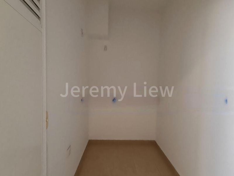 5 Bed Apartment (Condo) for Rent in  Hillion Residences / Hillion Mall - Image 16