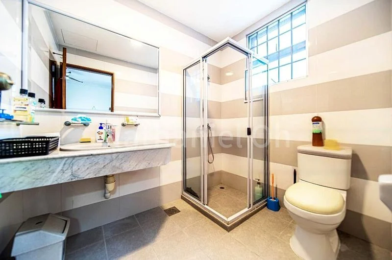 4 Bed Terraced House (Landed) for Sale in  Eng Kong Park - Image 8