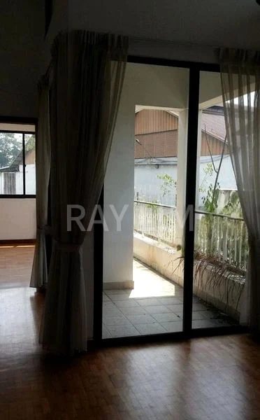 5 Bed Semi-Detached House (Landed) for Rent in  Bukit Villas - Image 7