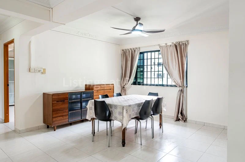 5 Room (5I) HDB for Sale in 213 Yishun Street 21 - Image 3