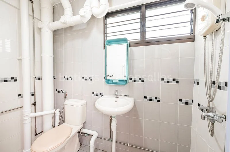 5 Room (5I) HDB for Sale in 213 Yishun Street 21 - Image 9