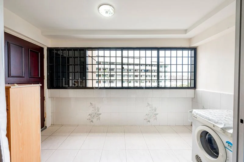 5 Room (5I) HDB for Sale in 213 Yishun Street 21 - Image 8