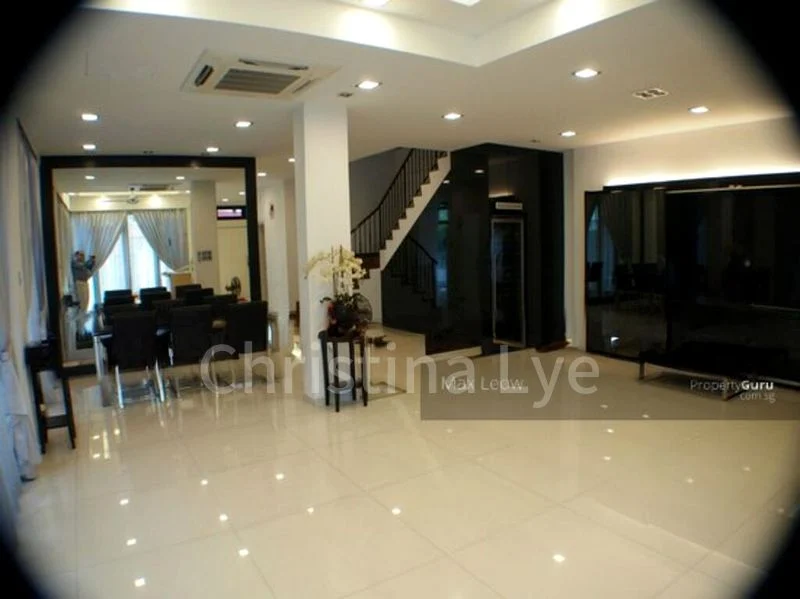 6 Bed Corner Terrace (Landed) for Sale in  406 Fernvale Road - Image 1