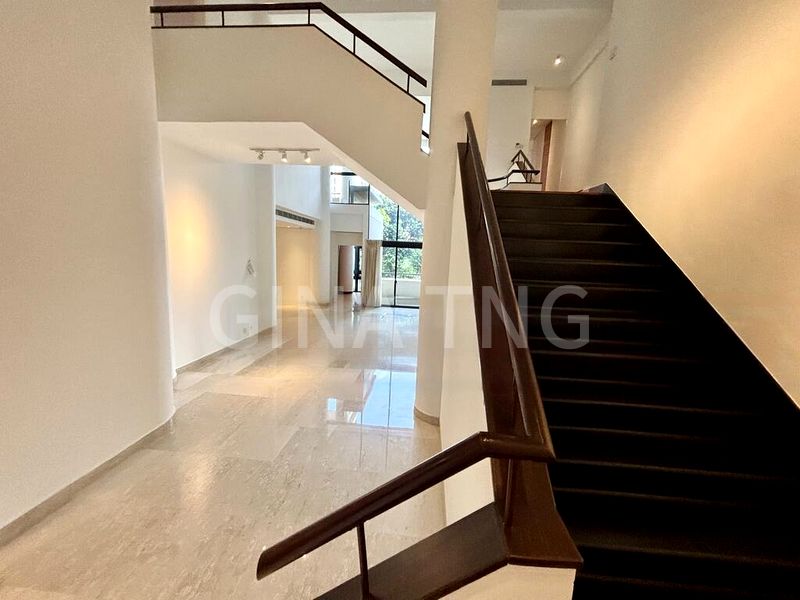 3 Bed Condo for Rent in  The Colonnade - Image 4