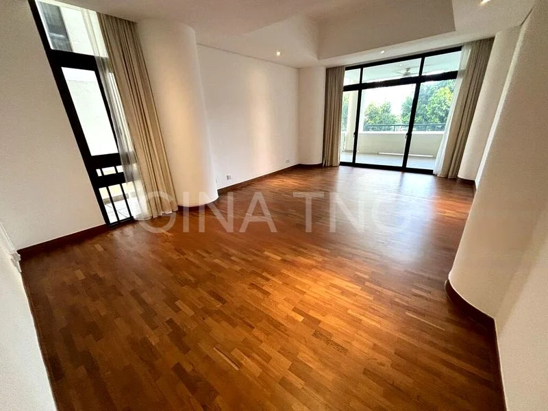 3 Bed Condo for Rent in  The Colonnade - Image 8