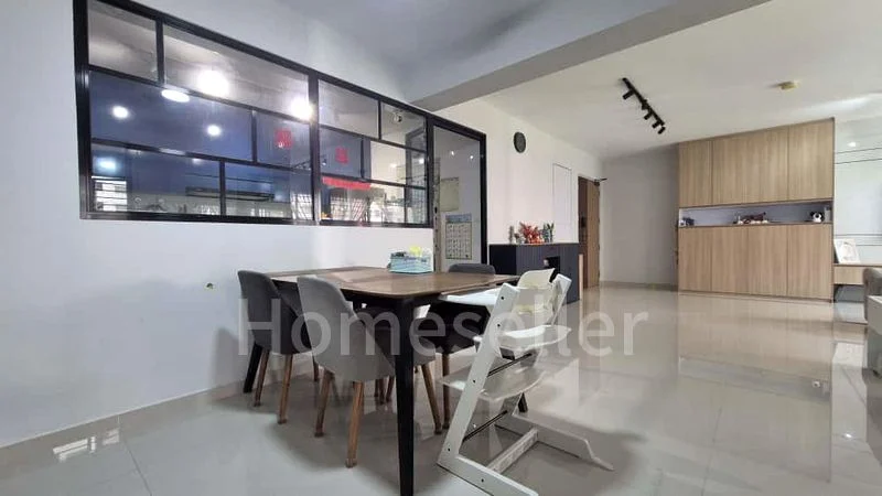 5 Room (5I) HDB for Sale in 463B Bukit Batok Street 41 - Image 5