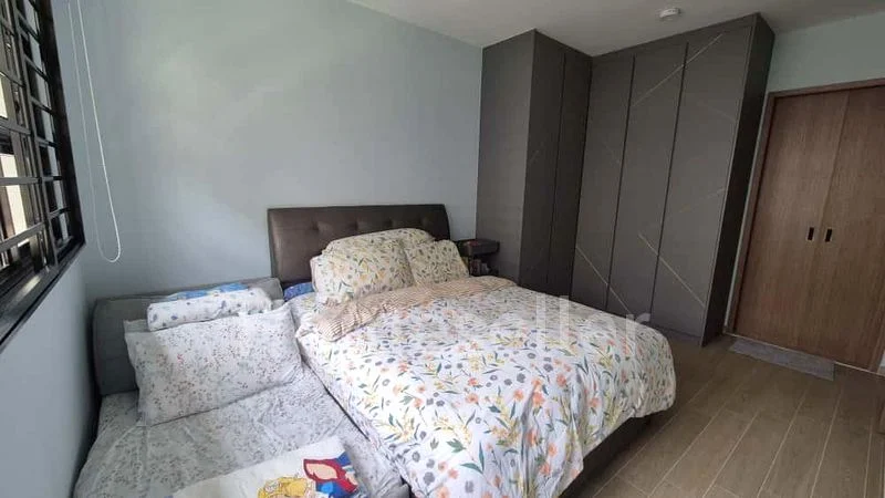 5 Room (5I) HDB for Sale in 463B Bukit Batok Street 41 - Image 4