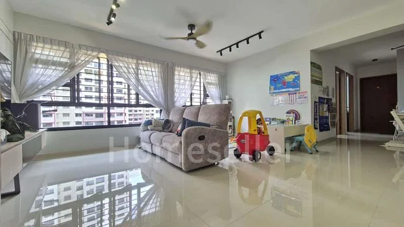 5 Room (5I) HDB for Sale in 463B Bukit Batok Street 41 - Image 2
