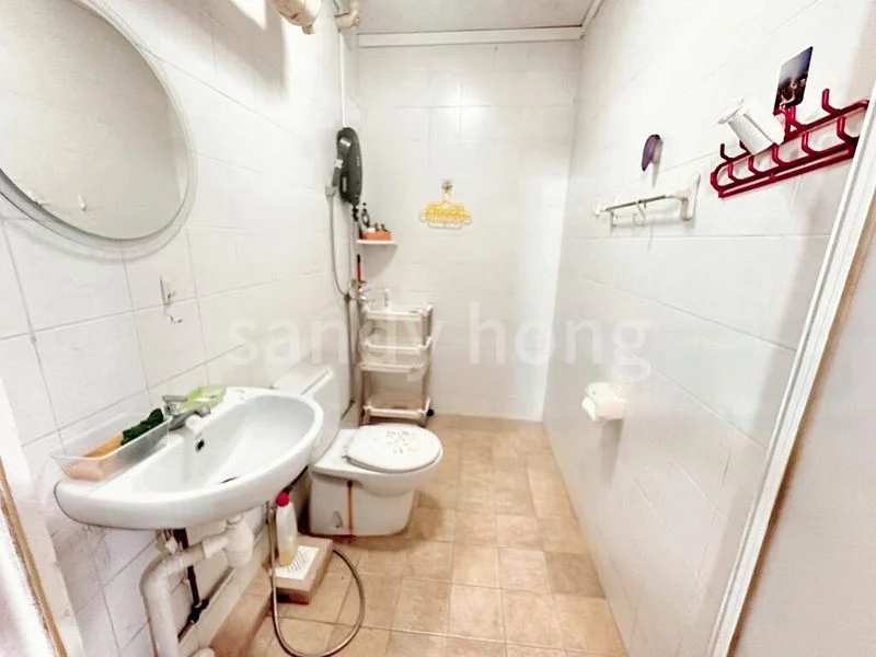 5 Room (5I) HDB for Sale in 267 Toh Guan Road - Image 6