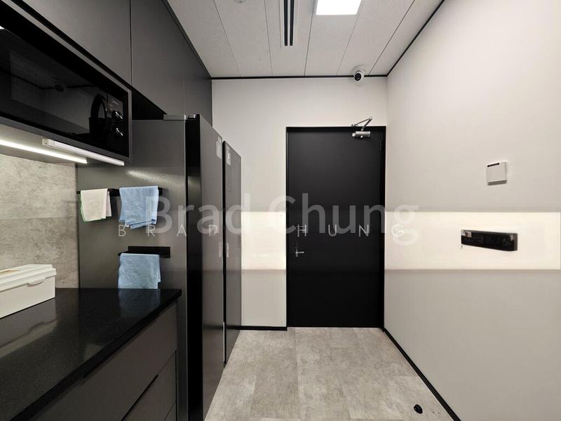 Office for Rent: Gateway East - Image 8