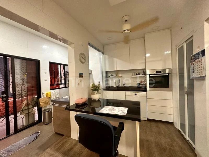 4 Bed Terraced House (Landed) for Sale in  Jalan Ikan Merah - Image 6