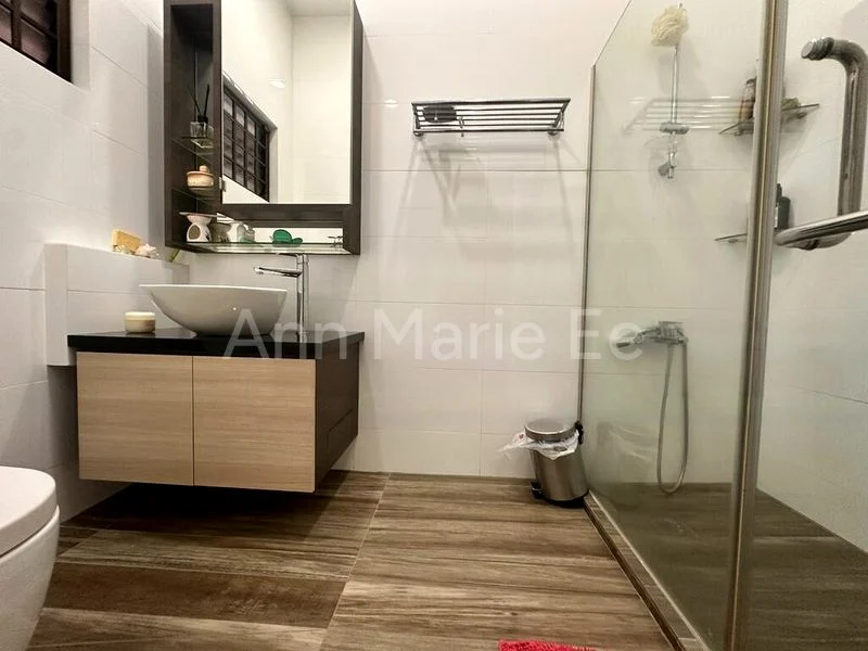 4 Bed Terraced House (Landed) for Sale in  Jalan Ikan Merah - Image 11