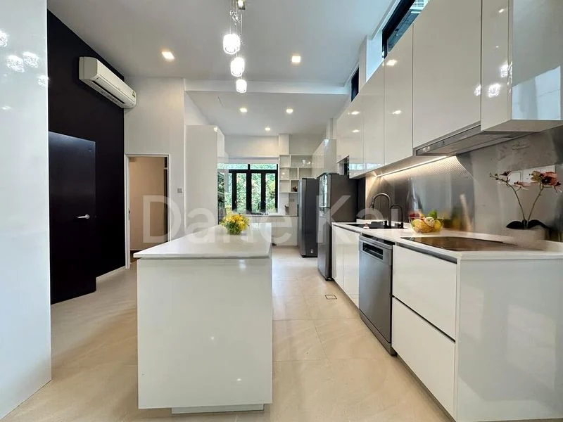 6 Bed Bungalow (Landed) for Sale in Ocean Drive - Image 7