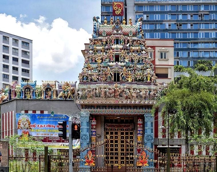 Shop / Shophouse for Sale: Inexpensive! Rare Little India Shophouse for Sale - Image 1