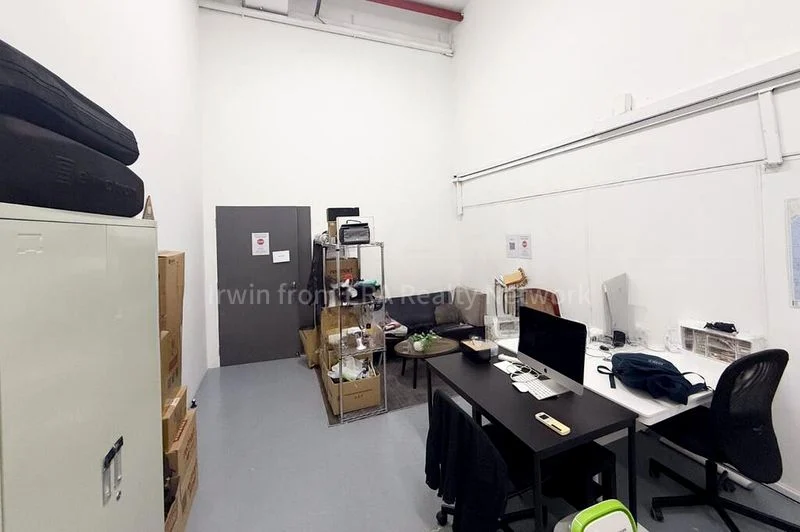 Light Industrial (B1) for Rent: Foo Wah Industrial Building - Image 10