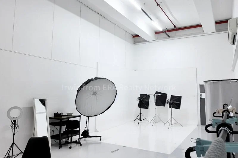 Light Industrial (B1) for Rent: Foo Wah Industrial Building - Image 6