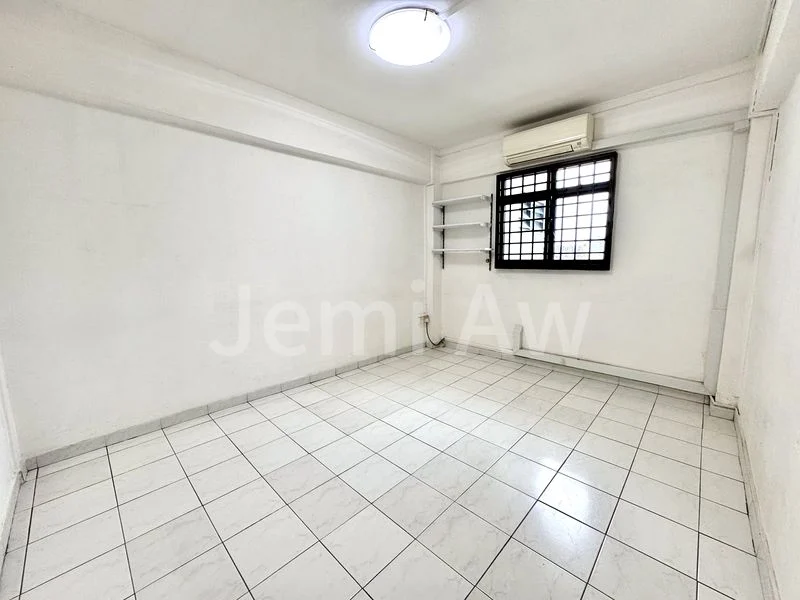 2 Room (2I) HDB for Sale in  514 Bedok North Avenue 2 - Image 3