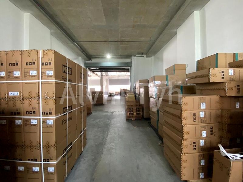 Light Industrial (B1) for Rent: Nordcom II - Image 3