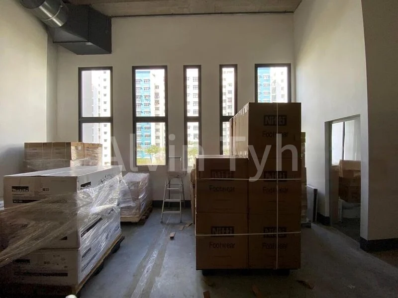 Light Industrial (B1) for Rent: Nordcom II - Image 2