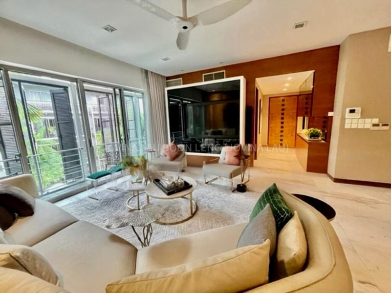 3 Bed Condo for Rent in  Nassim Jade - Image 18