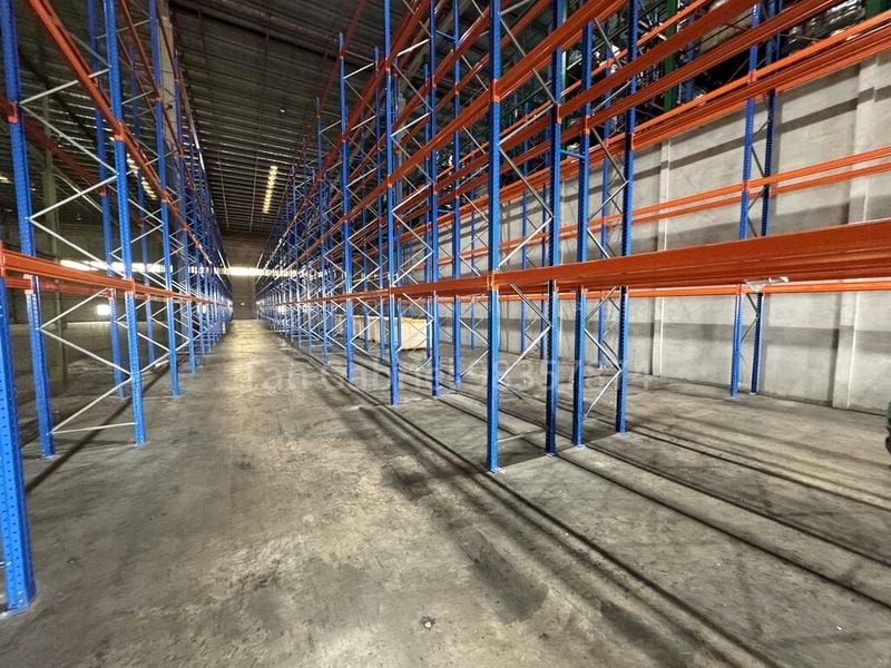 Warehouse for Rent: Ramp-up, High Ceilings, with Racking @ Penjuru - Image 1