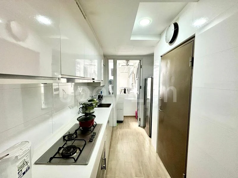 3 Bed Executive Condo for Rent in  Forestville - Image 9