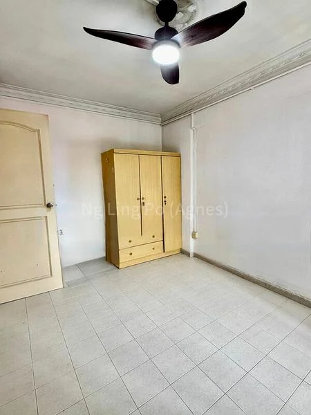 3 Room (3NG) HDB for Sale in  264 Jurong East Street 24 - Image 3