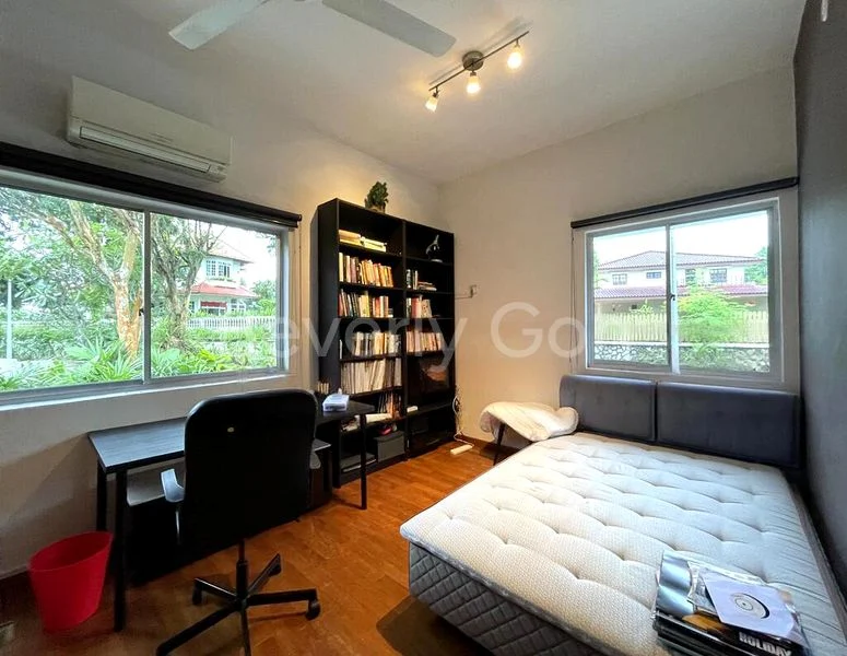 4 Bed Bungalow (Landed) for Sale in  Hong Kong Park - Image 10