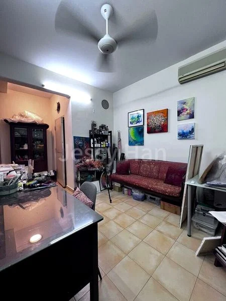 6 Bed Corner Terrace (Landed) for Sale in  Sennett Estate - Image 7