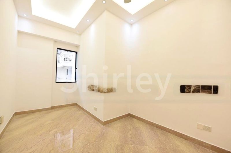 5 Bed Condo for Rent in  Spring Grove - Image 13