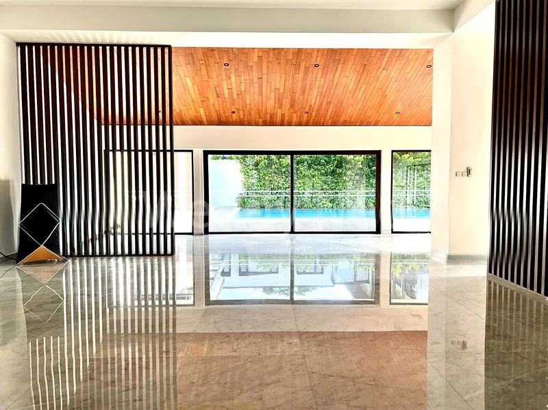 6 Bed Bungalow (Landed) for Rent in  Watten Estate - Image 4