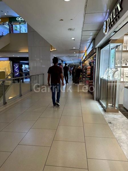 Shop / Shophouse for Sale: Lucky Plaza - Image 3