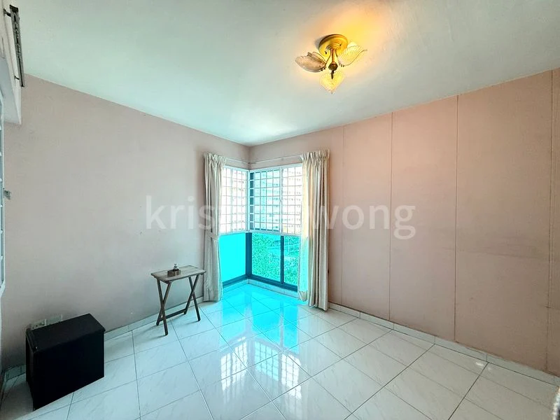 Executive HDB for Sale in  468D Admiralty Drive - Image 4