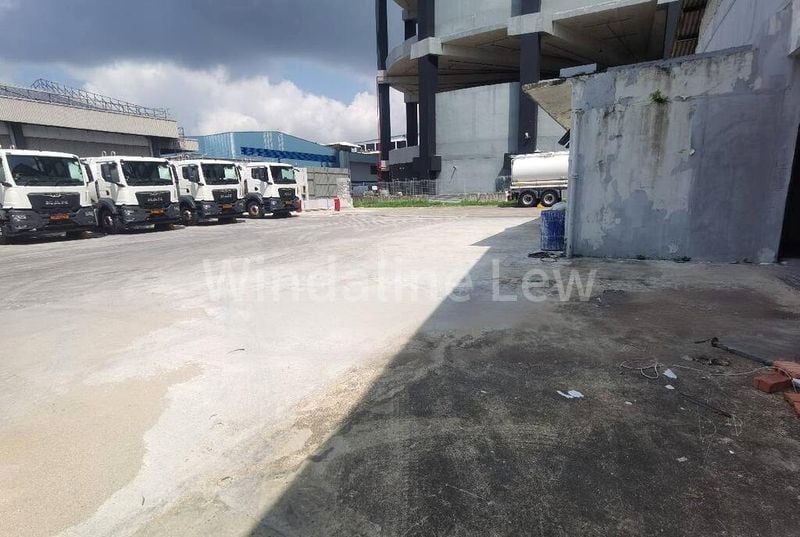 Factory / Workshop (B2) for Rent: 9 Tanjong Penjuru Crescent - Image 1