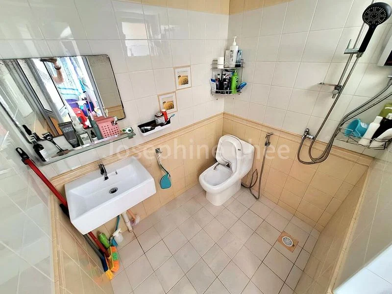 4 Room (4A) HDB for Sale in  201 Bukit Batok Street 21 - Image 3